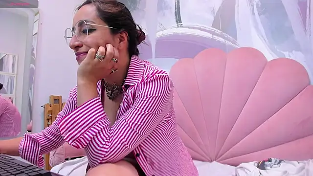 Rozario_Pinceles's cam snapshot