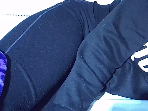 naughtycate_'s cam snapshot