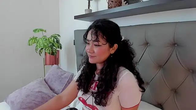 rossie_lanie_'s cam snapshot