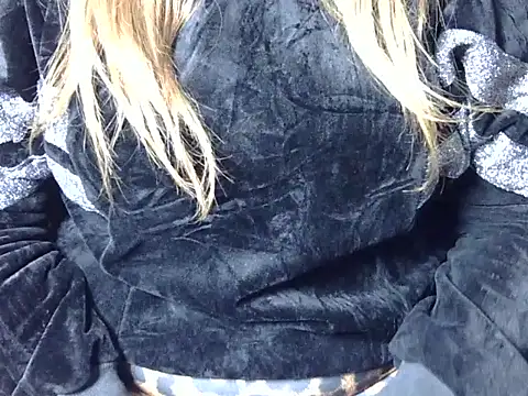 Glowing_Riya's cam snapshot