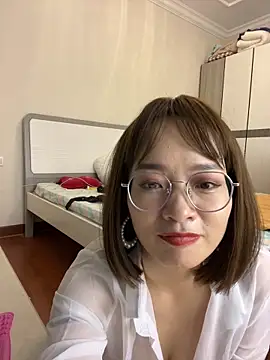 Mia-t's cam snapshot