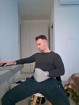 mrlyuis live sex cam