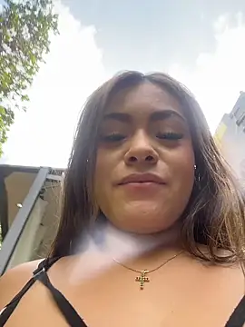 MayaMoanXXX live sex cam