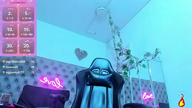 Naomii_Viper's cam snapshot