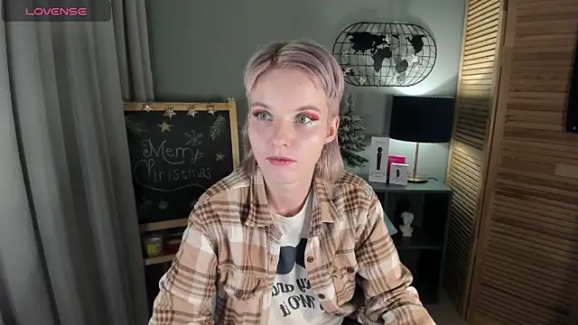 Madelaineses's cam snapshot