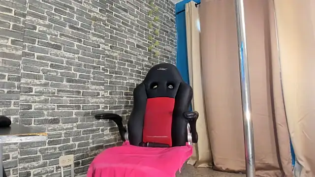 iam_samy_'s cam snapshot