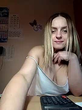 Ami_Foxy's cam snapshot