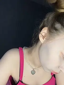 Holy_Poly live sex cam