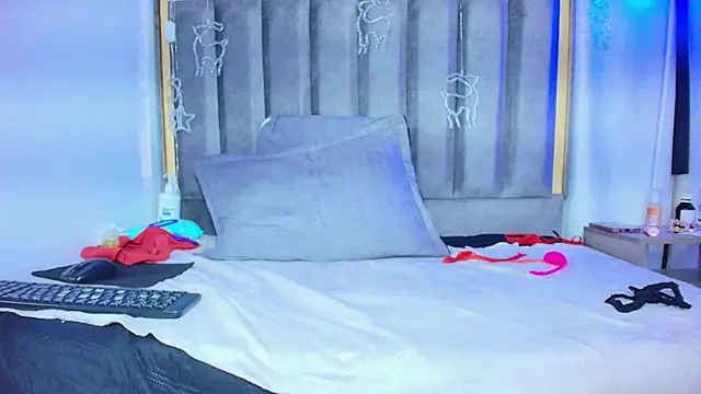 Rachele_x live sex cam