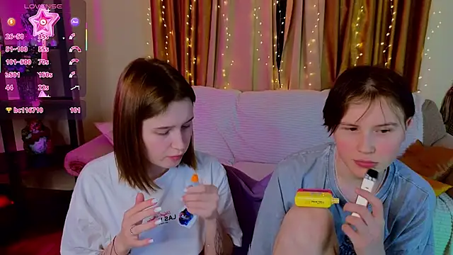 Girls_Fingers live sex cam