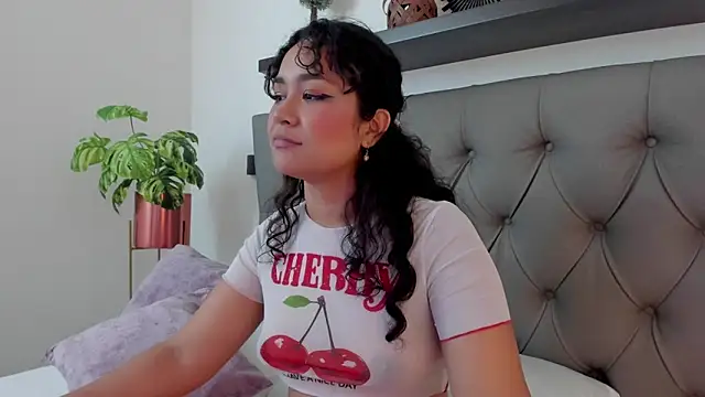 rossie_lanie_'s cam snapshot