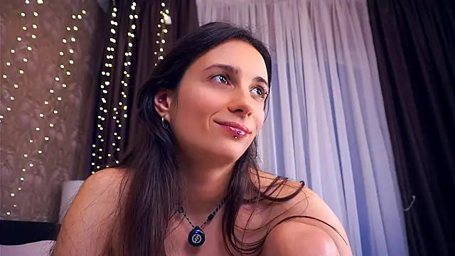 Holla_Molly live sex cam