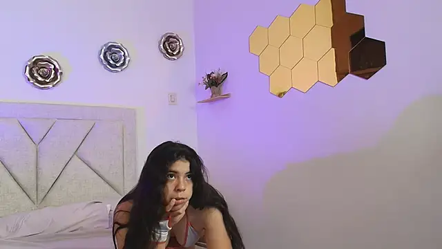 Emilyy_Vegaa's cam snapshot