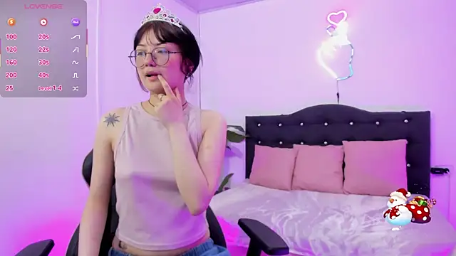 LEAH_TAY's cam snapshot