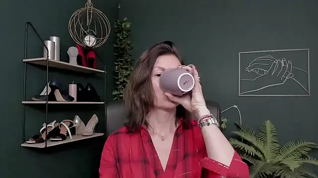 VivianWILD's cam snapshot