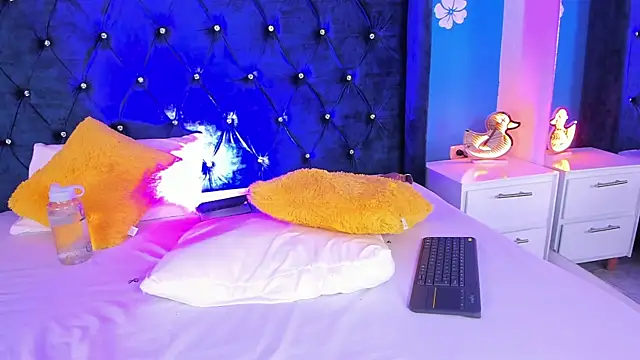 violet_smith2's cam snapshot