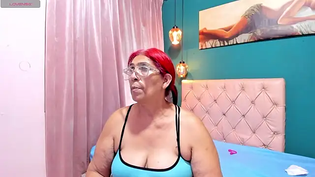 renata_milf_'s cam snapshot