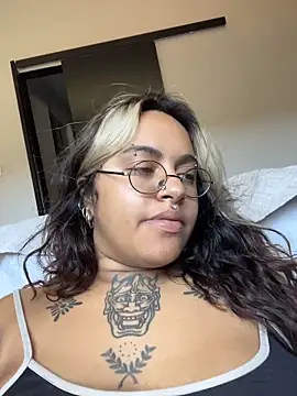 lolafairytail live sex cam