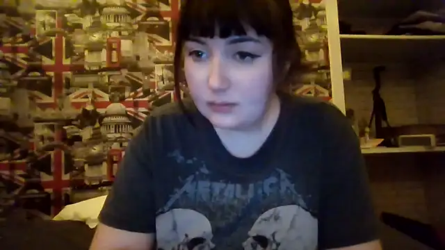 Lynylou's cam snapshot