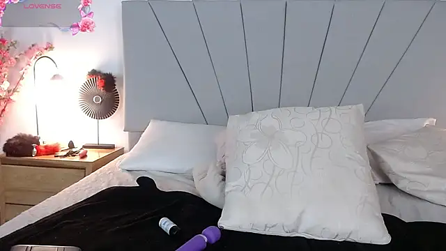 Lolagolden1's cam snapshot