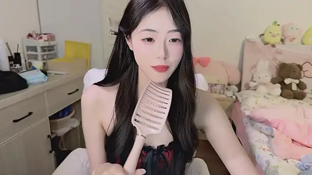 Onecutelittle's cam snapshot