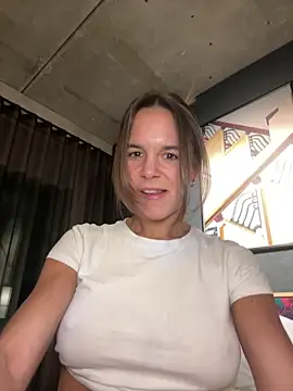 JuicyFruits93 live sex cam