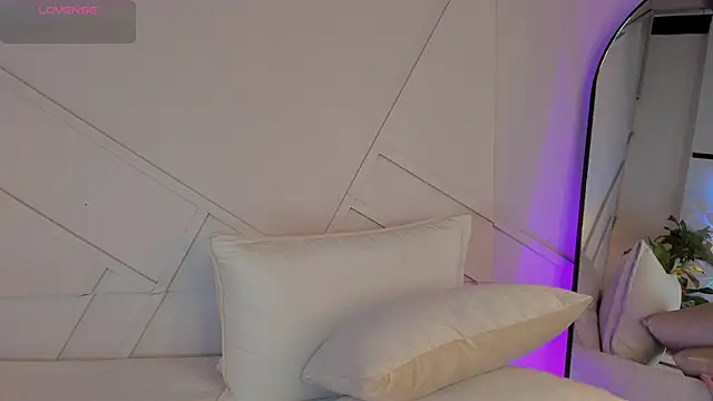 GabiSaenz_'s cam snapshot