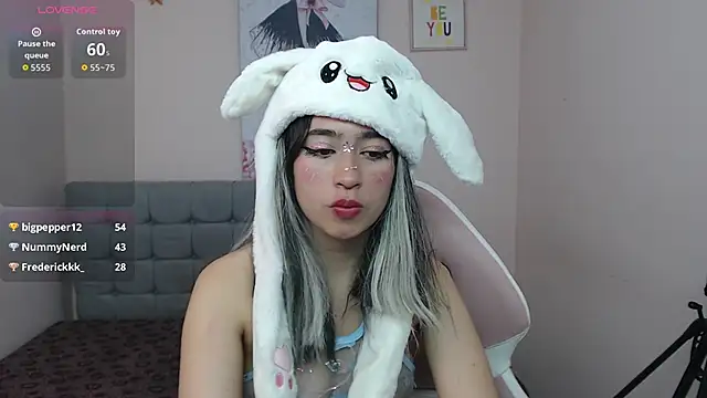 Mia_rousse_x's cam snapshot