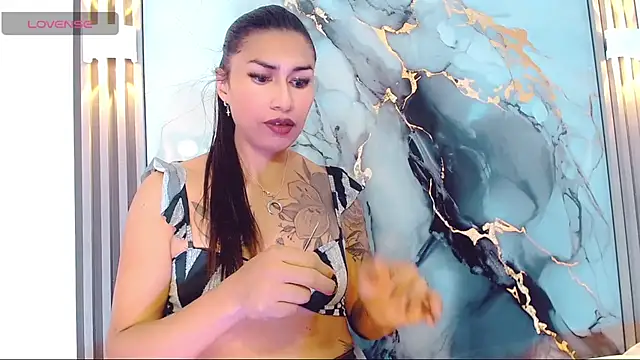 khiara_moretti live sex cam