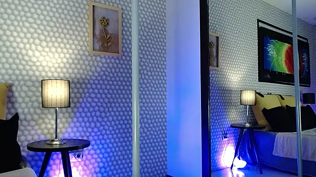 Adrianna5_'s cam snapshot