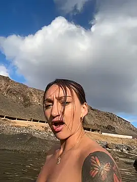 Ninabigtitied live sex cam