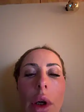 EmaSalis live sex cam