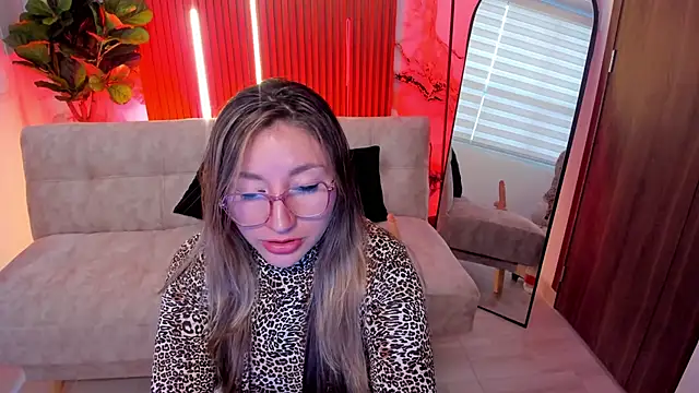 Violeta_Dream_'s cam snapshot