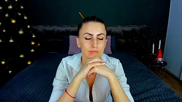 Rebecca_Diamond's cam snapshot