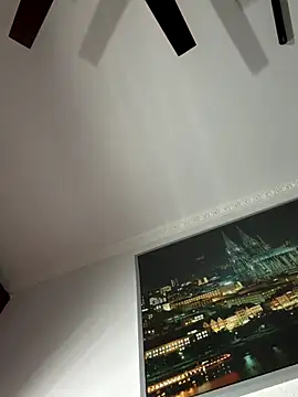 Hornyblond_Bella live sex cam