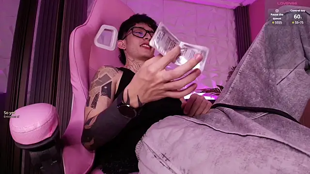 troy_rouge live sex cam