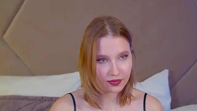LiliLinn live sex cam