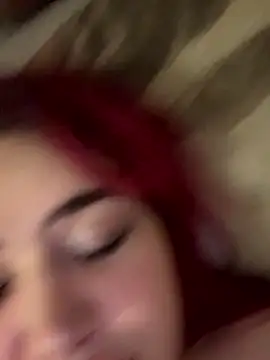 YoungDaria's cam snapshot