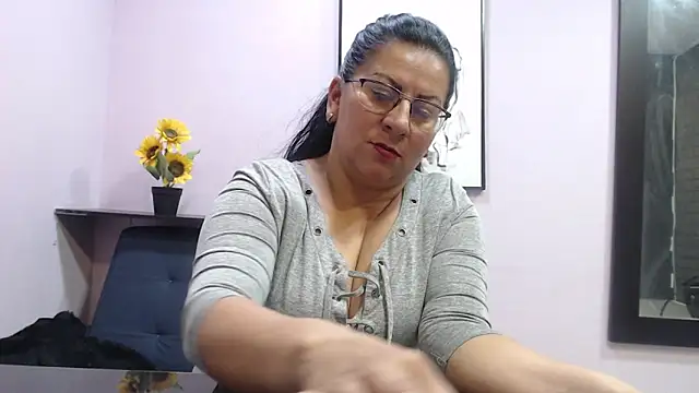 Miss_Lady_45's cam snapshot