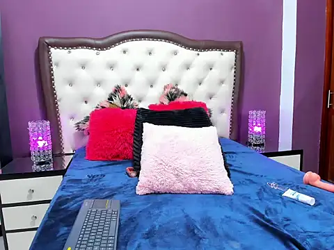 JadeRouse18's cam snapshot