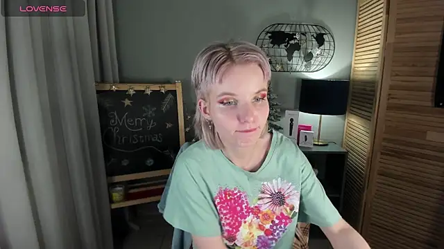 Madelaineses live sex cam