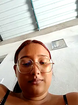 young_dairy01's cam snapshot