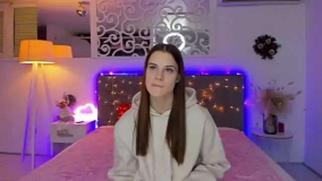 LuisaClover's cam snapshot