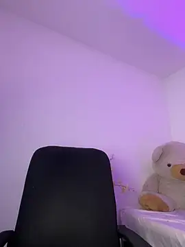 Charlottediolet's cam snapshot