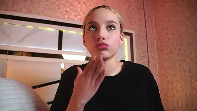 ambar_rosse25's cam snapshot