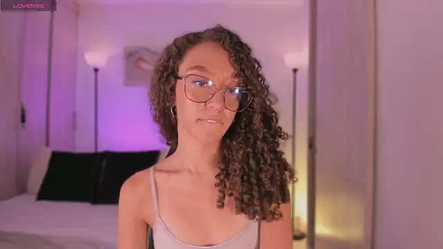 ChloeMoreti's cam snapshot