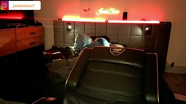JordanShow live sex cam