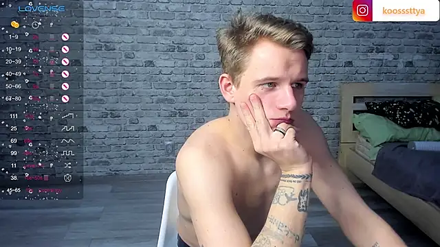koosssttyaa live sex cam