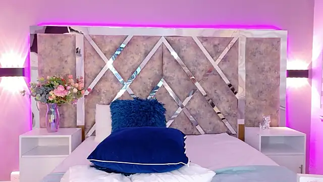 MaxiRogers live sex cam