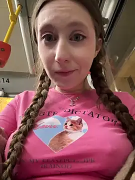 FroggyAnna live sex cam